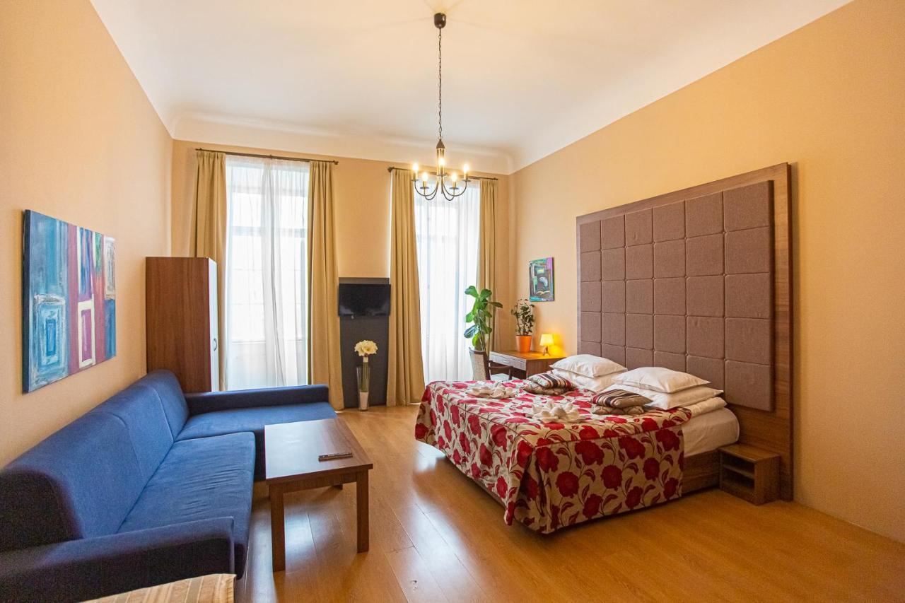 U Zlate Podkovy - At The Golden Horseshoe Praha Bagian luar foto
