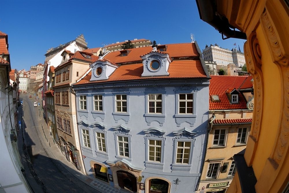 U Zlate Podkovy - At The Golden Horseshoe Praha Bagian luar foto