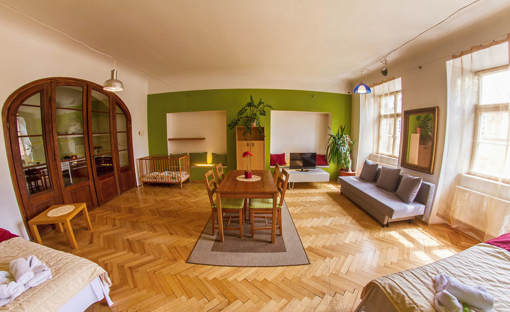 U Zlate Podkovy - At The Golden Horseshoe Praha Bagian luar foto